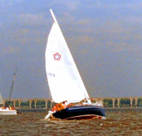 Freedom 25 sailboat